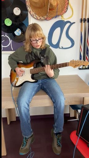 E Gitarre klein
