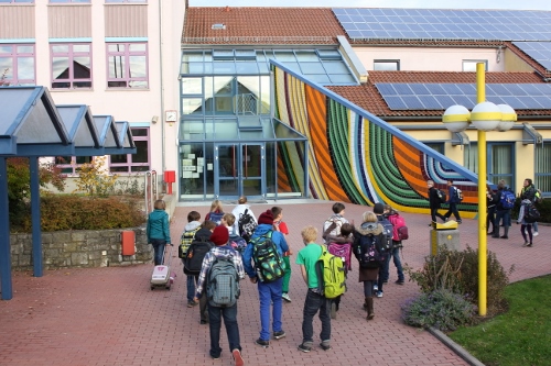 Eingang Realschule Bad Staffelstein 500x333
